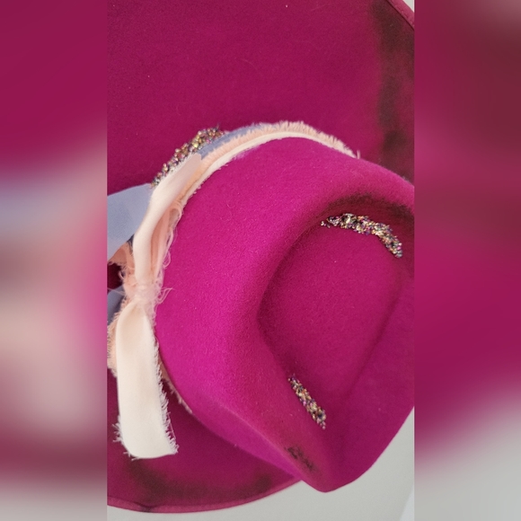 Beautiful custom hat - Picture 3 of 3